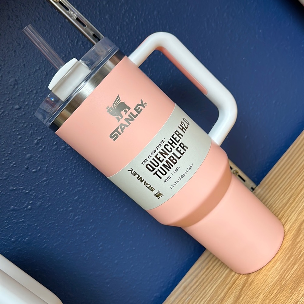 Stanley 40oz peach color block quencher (target exclusive)